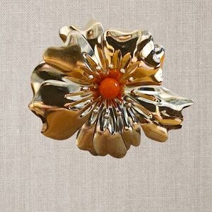 Gold Tone Flower Brooch